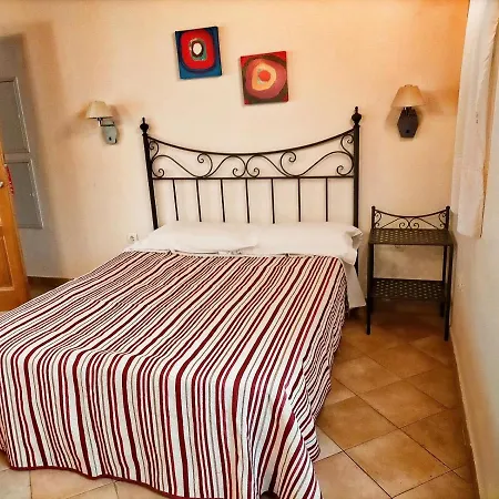 Abadia Bed and Breakfast 2*